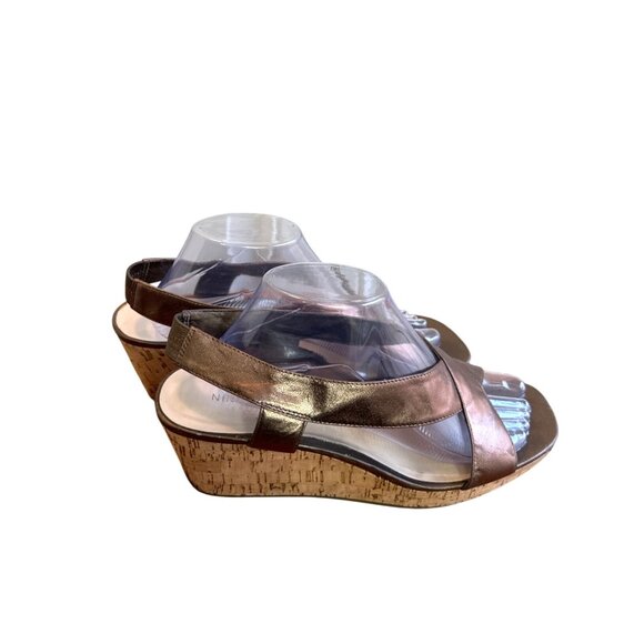Clark's Size 10 Leather  Elegant Stylist Sandal Cork Wedge Platform Gold Tone - Picture 3 of 10